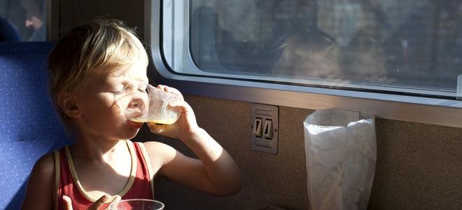 Особенности поездки в поезде с маленьким ребенком